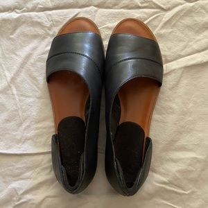 1. State Celvin Sandal